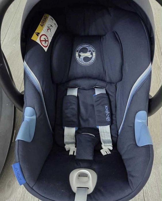 Fotelik samochodowy Cybex Aton M i-Size wraz z dedykowaną bazą ISOFIX