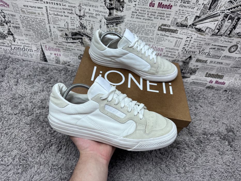 Кросівки Adidas Розмір 44.5 / Взуття