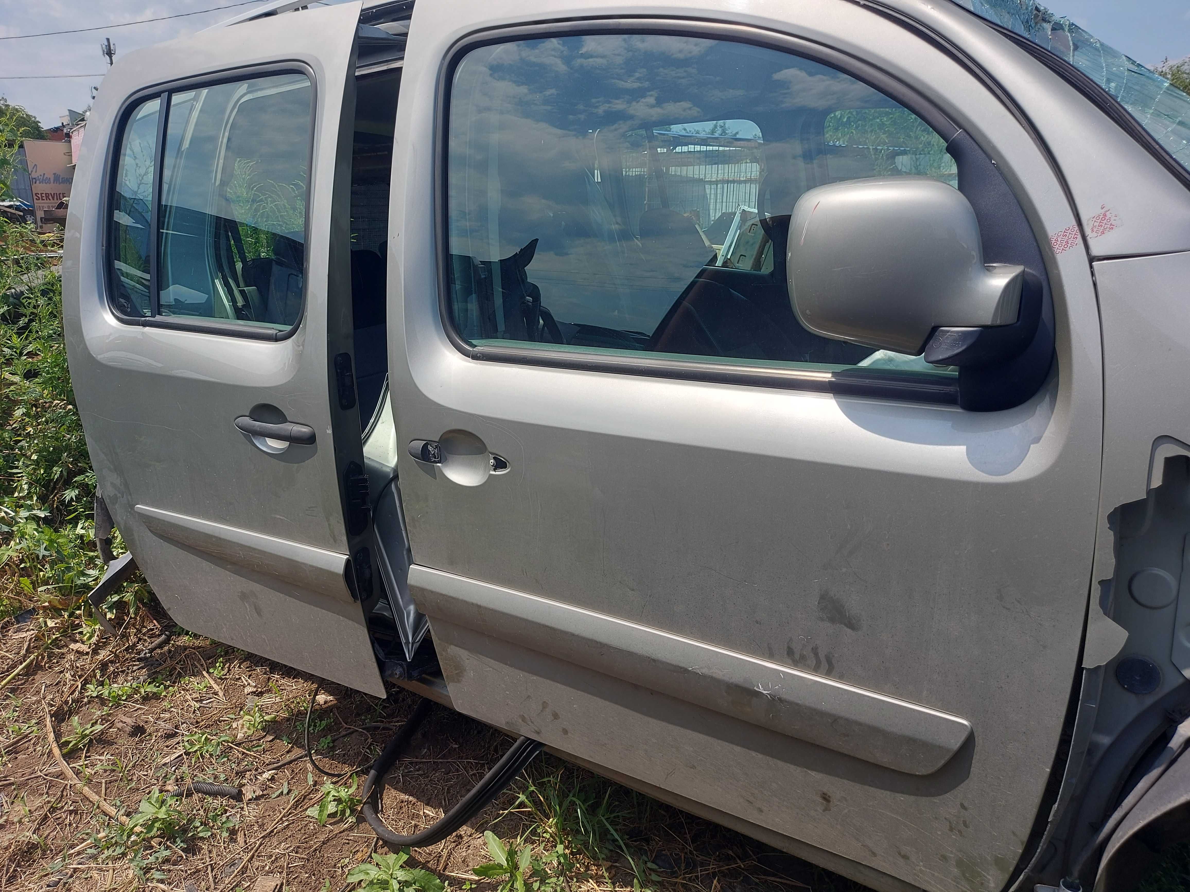 Renault Kangoo II  Рено  Кенго 2. по болтам  Двері. Зеркала