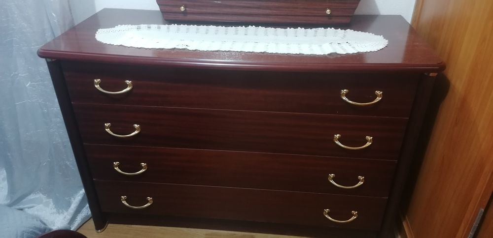 Quarto de casal em mogno