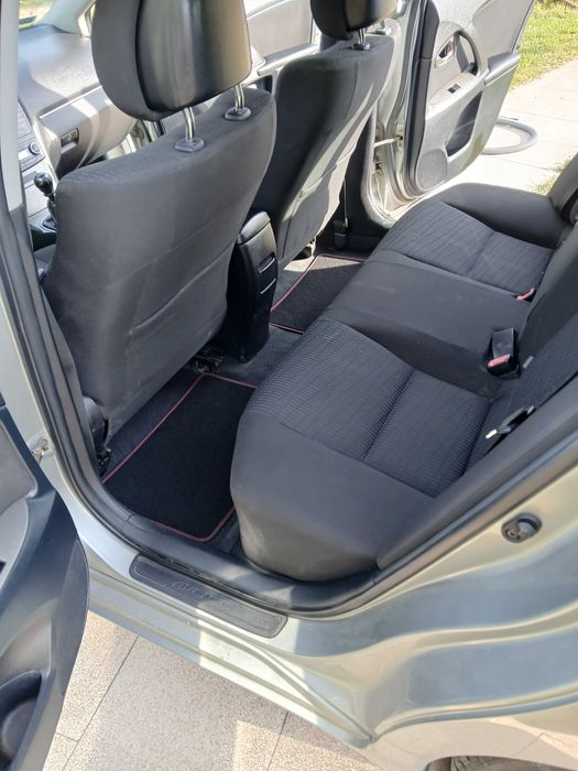 Toyota Avensis 2,0 d4d  126 km