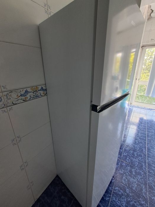 Vendo frigorífico quase novo tenho sem nenhuma marca de uso