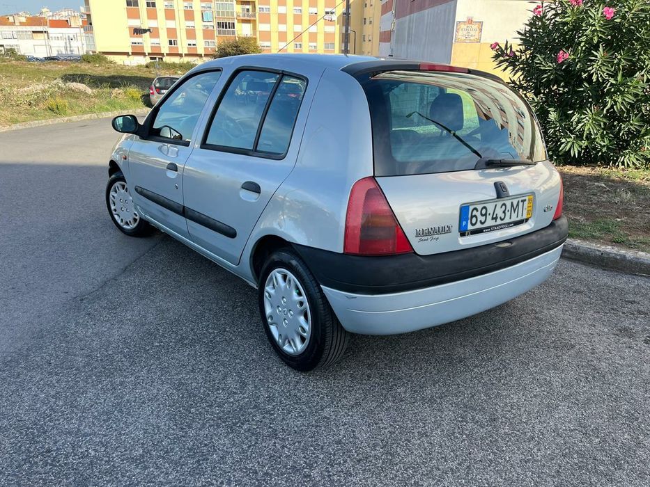 Renault Clio 1.2 RT 210.000km