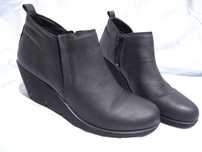 ECCO r.39/25,5cm Botki skórzane na koturnie czarne
