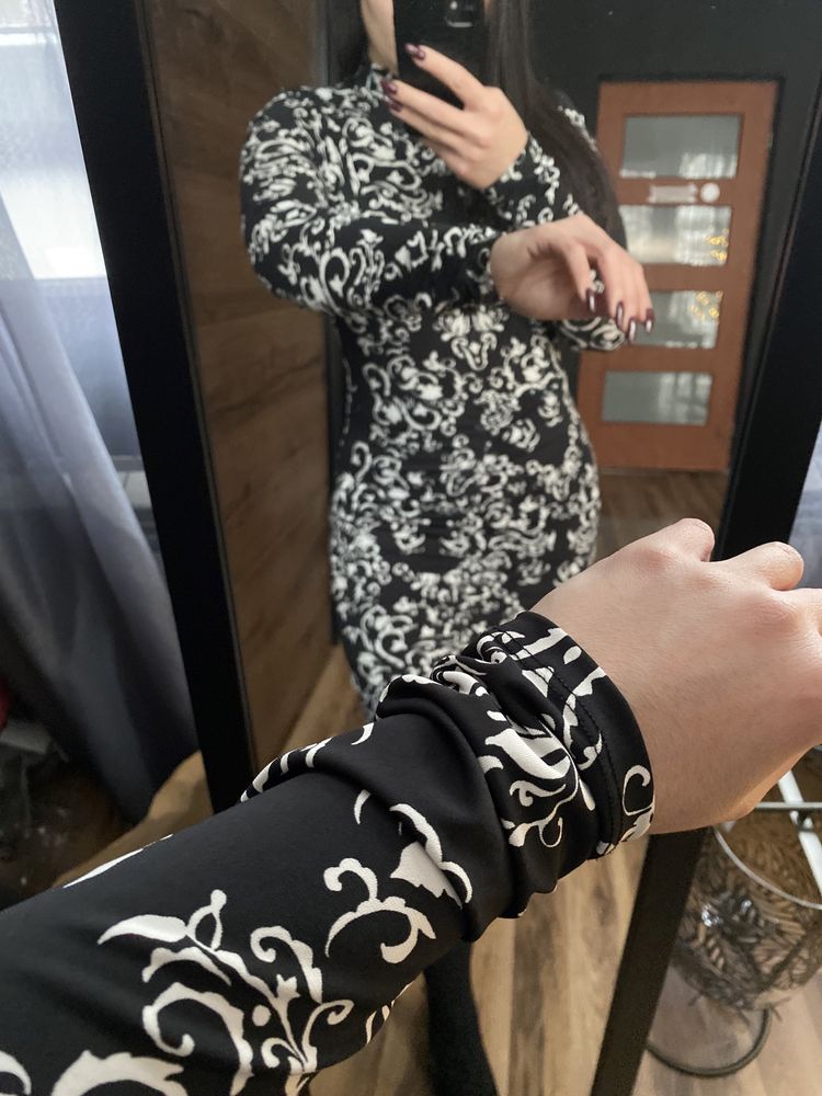 Krótka dopasowana sukienka mini obcisła sexy seksowna