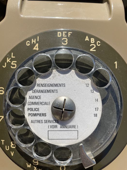 Telefone vintage com escuta dupla