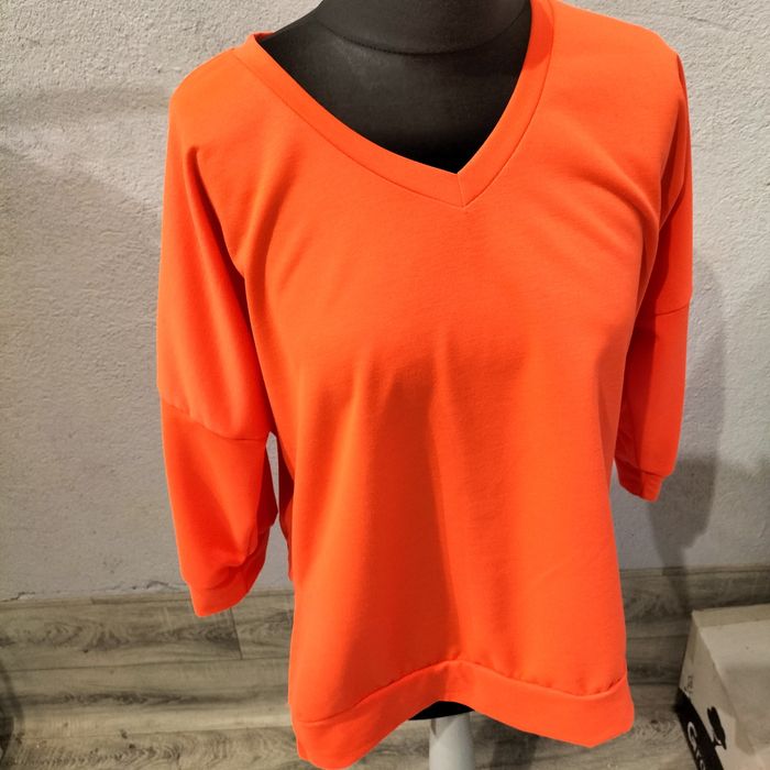 Neonowa pomarańczowa bluza