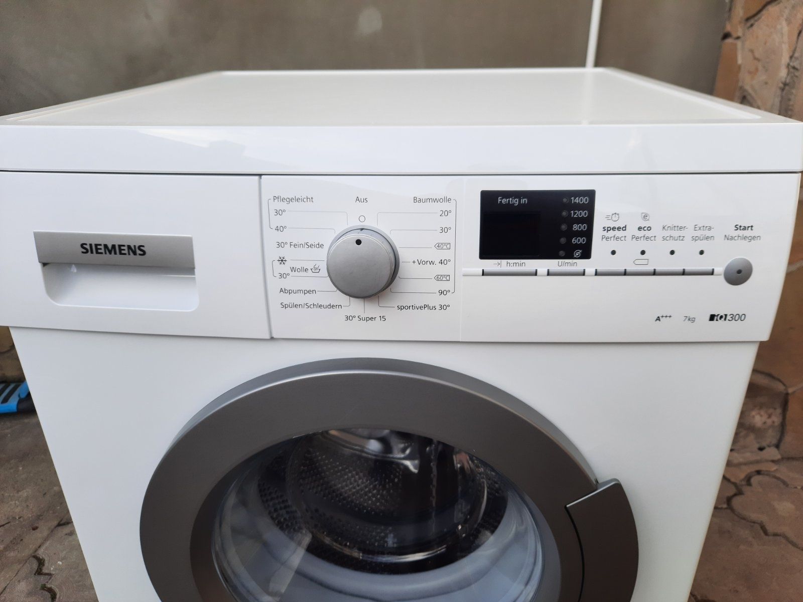 Продам пральну машину Siemens iQ 300 привезену з Німеччини