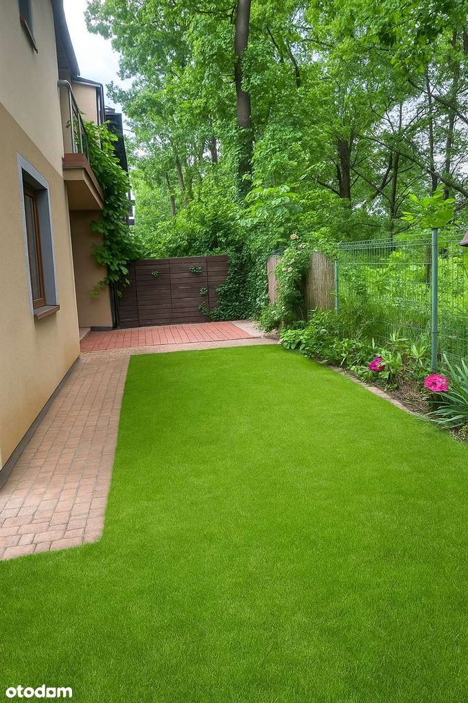 Nowoczesny i funkcjonalny segment skrajny z ogrodem Warszawa Wawer