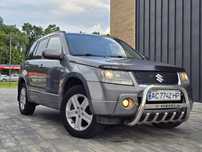 Suzuki Grand Vitara гарний стан, повний привід, газ, автомат.