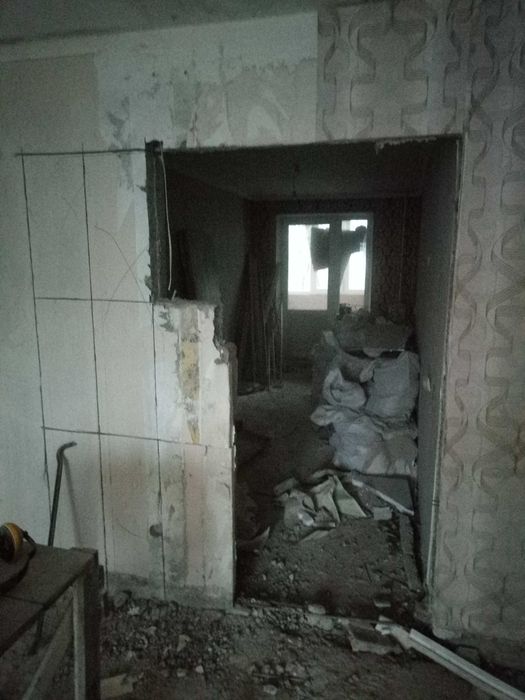 Демонтаж стін , стяжки, плитки, штукатурки, паркету. Вивезення сміття