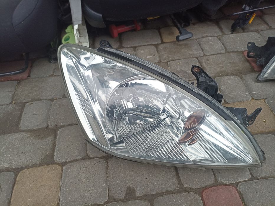 Мітсубісі ланцер 9 04-08 фара R L