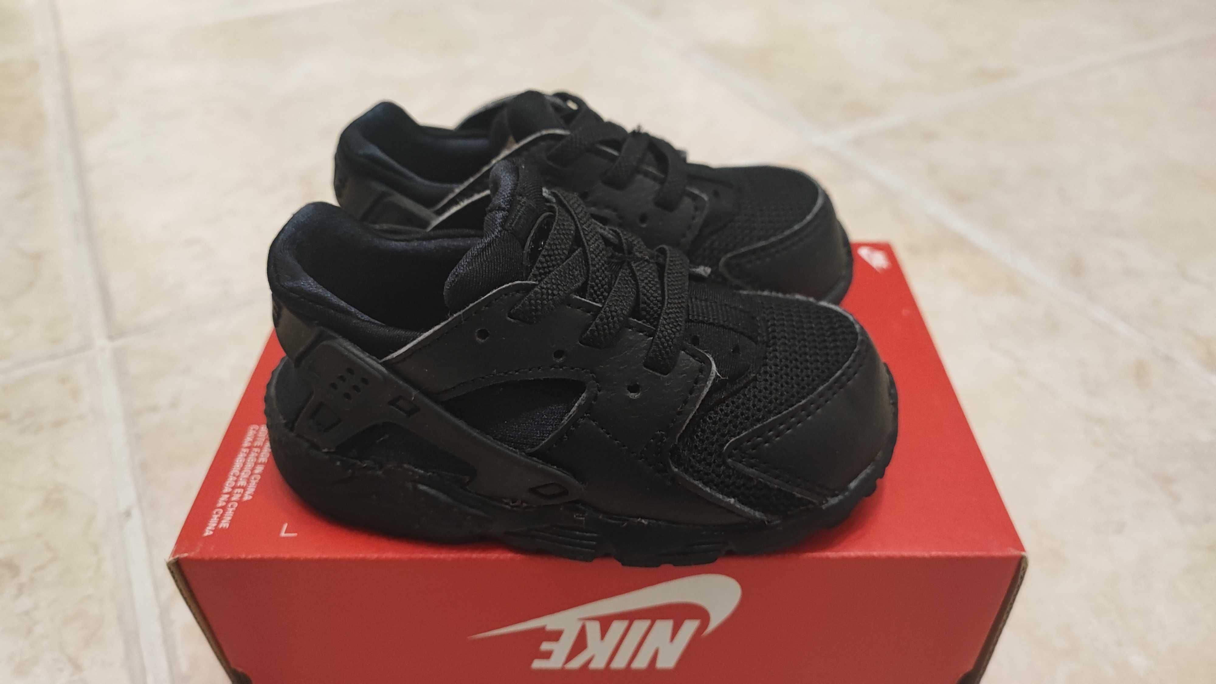 Nike Huarache preto bebe