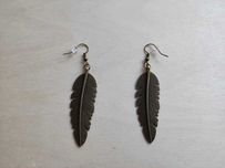 Kolczyki z przywieszkami w kształcie liści w stylu Boho