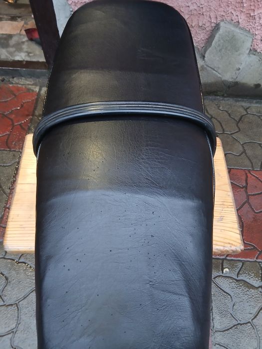 Сидіння-сідло ІЖ  4- відмінний    стан