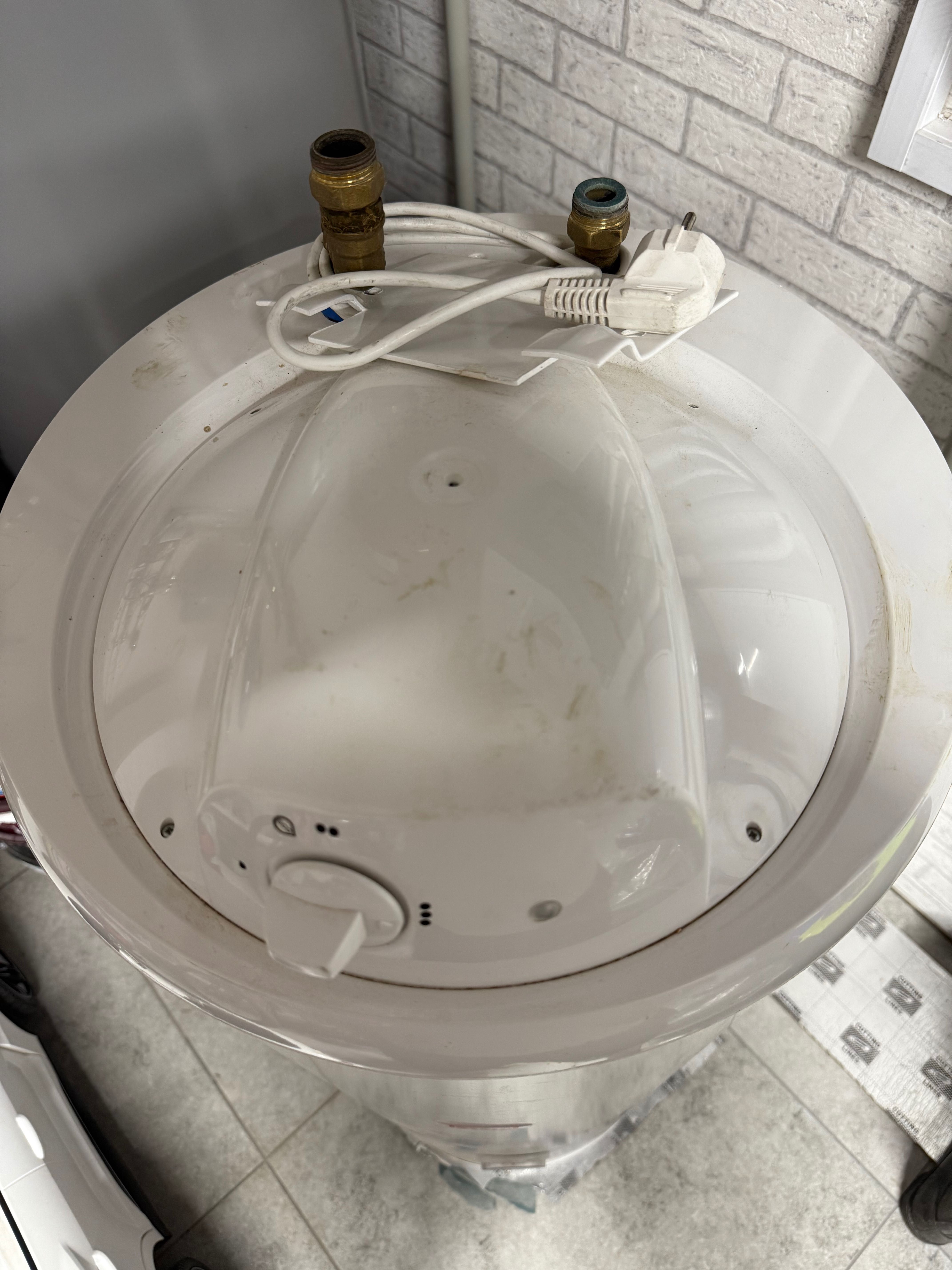 Elektryczny ogrzewacz wody Elektromet Mister 120L