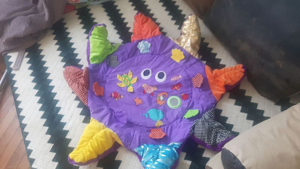 Дитячій коврик розвиваючий