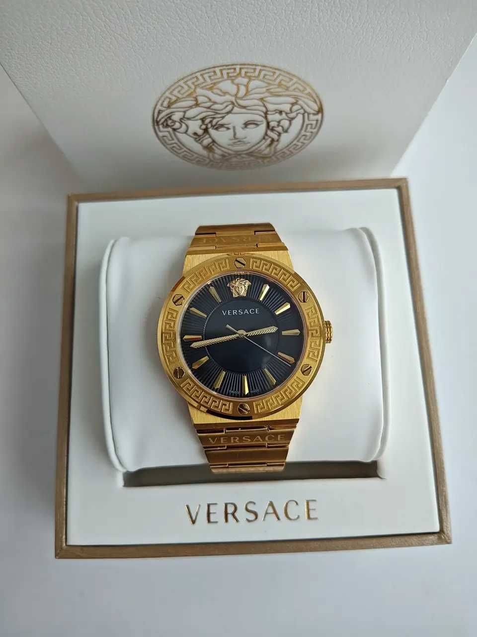 Жіночий годинник Versace VEVH00820