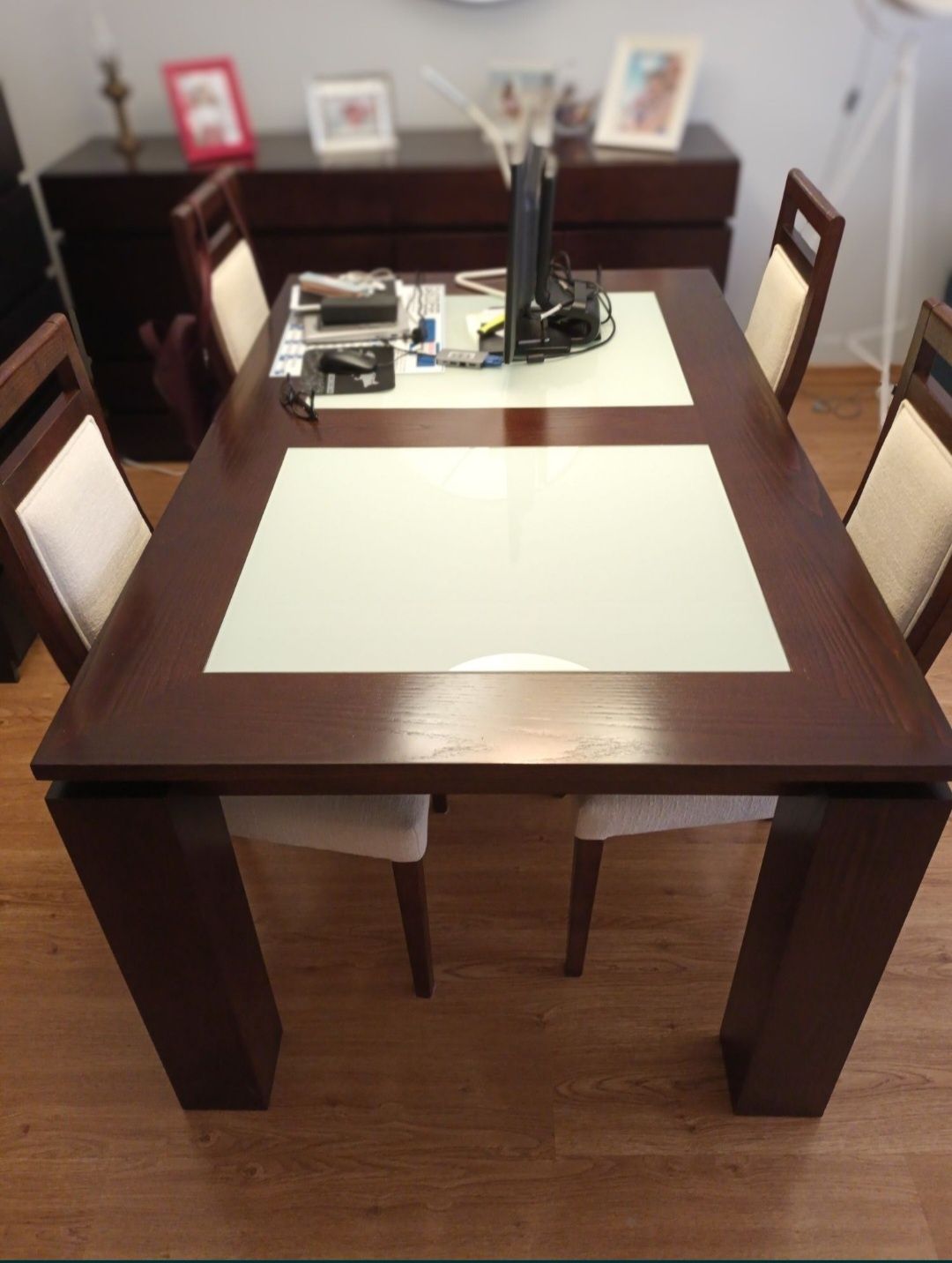 Mesa de Sala e cadeiras