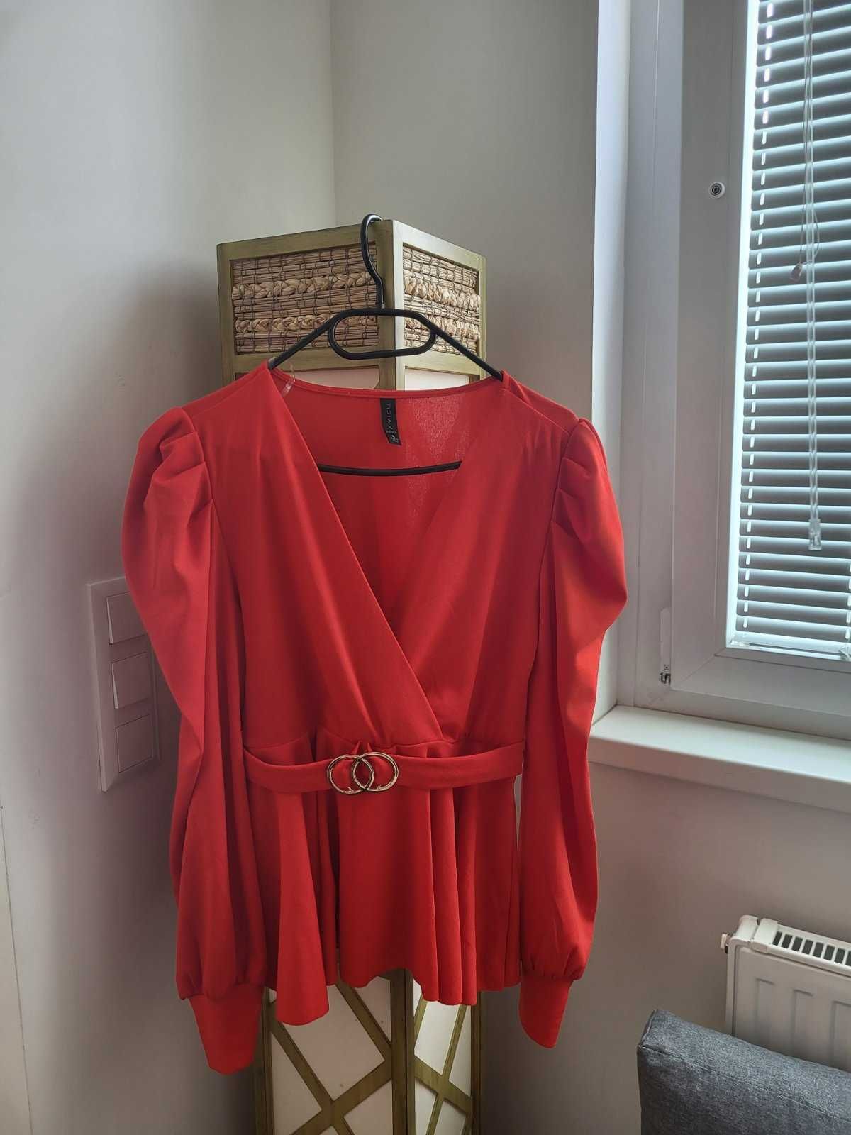 Червона блуза з воланами розміру L бренд Amisu