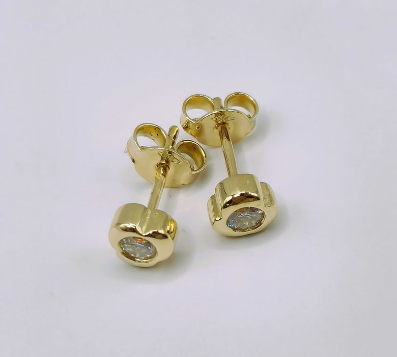 Złote Kolczyki Sztyfty Pr. 585 z Moissanitami 3mm - Klasyka Bezel