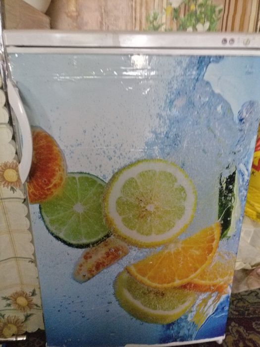 Морозилка на три полочки.