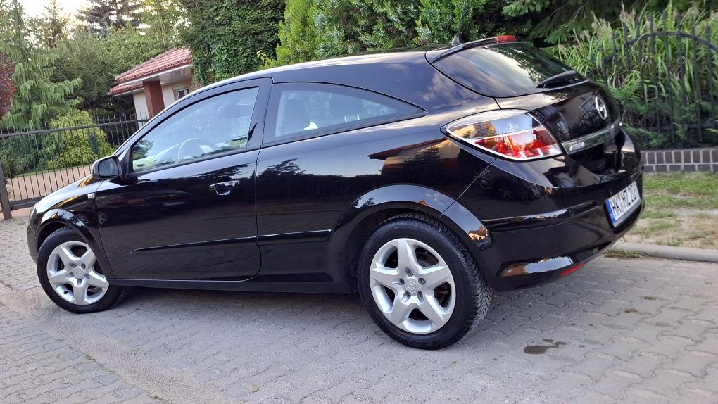 Śliczna Astra GTC z Niemiec z Opłatami