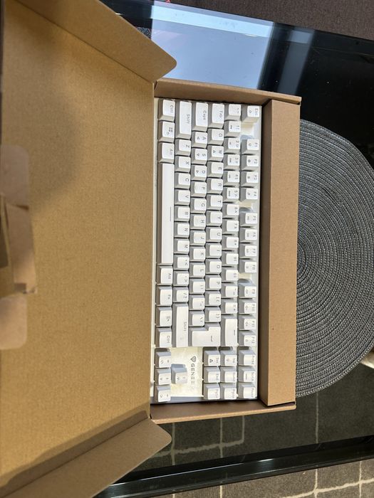 Genesis thor 303 tkl