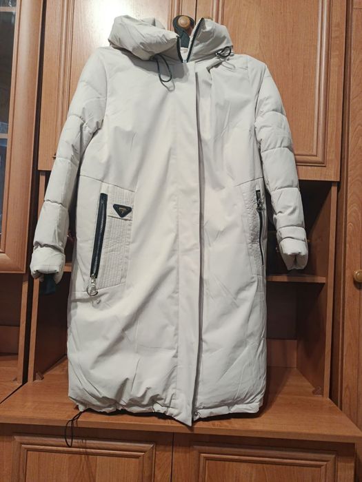 Продам курточку зимню