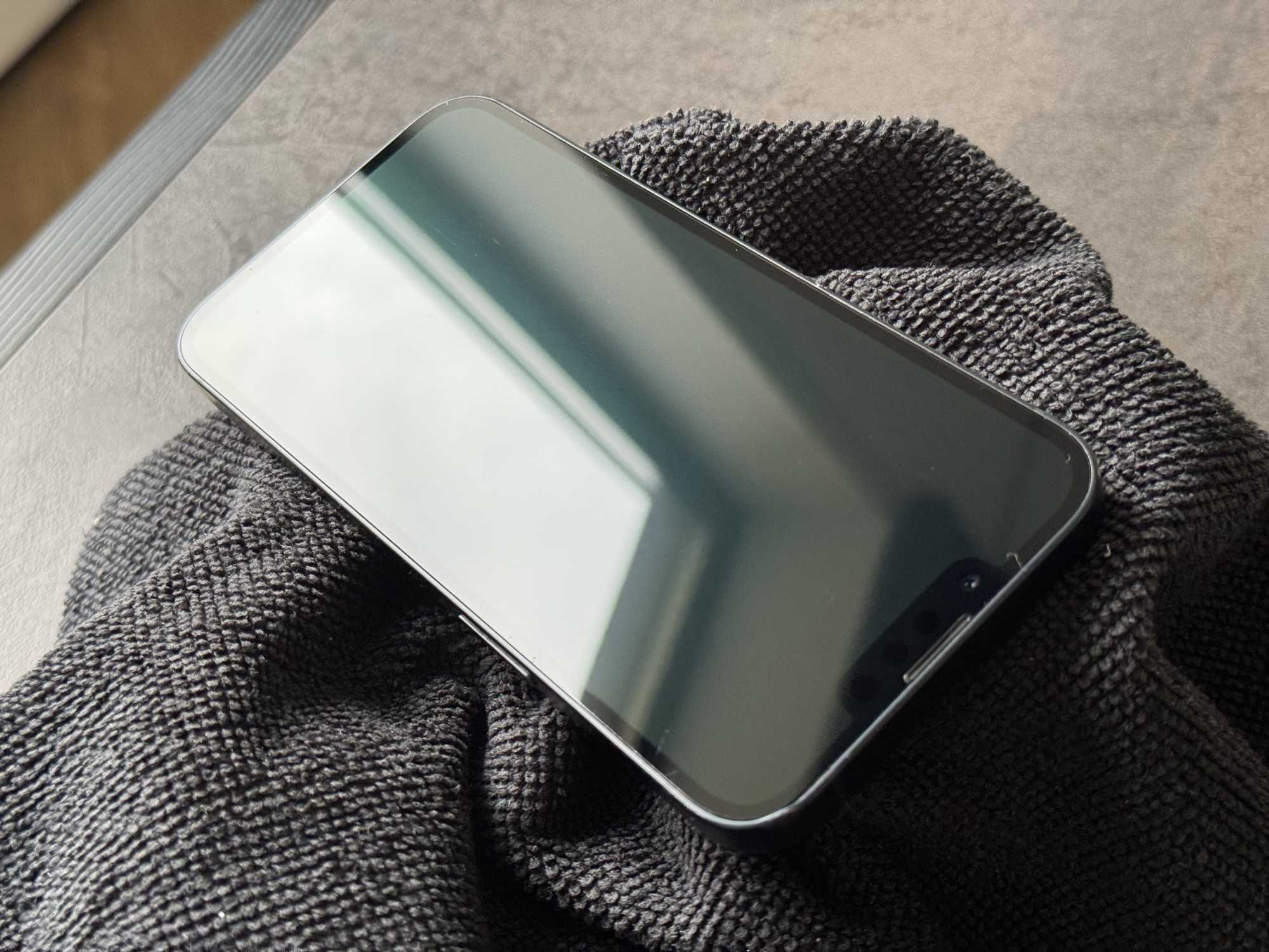 Apple iPhone 13 Midnight (заблокований iCloud, на деталі)