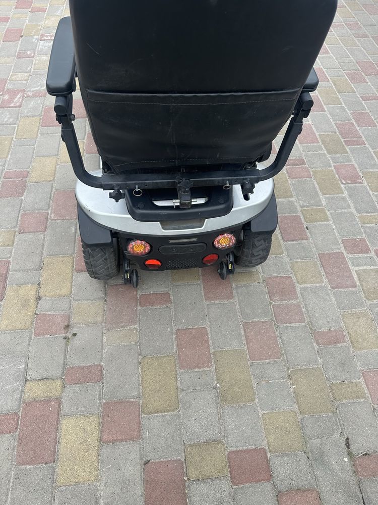 Електромобіль E450F