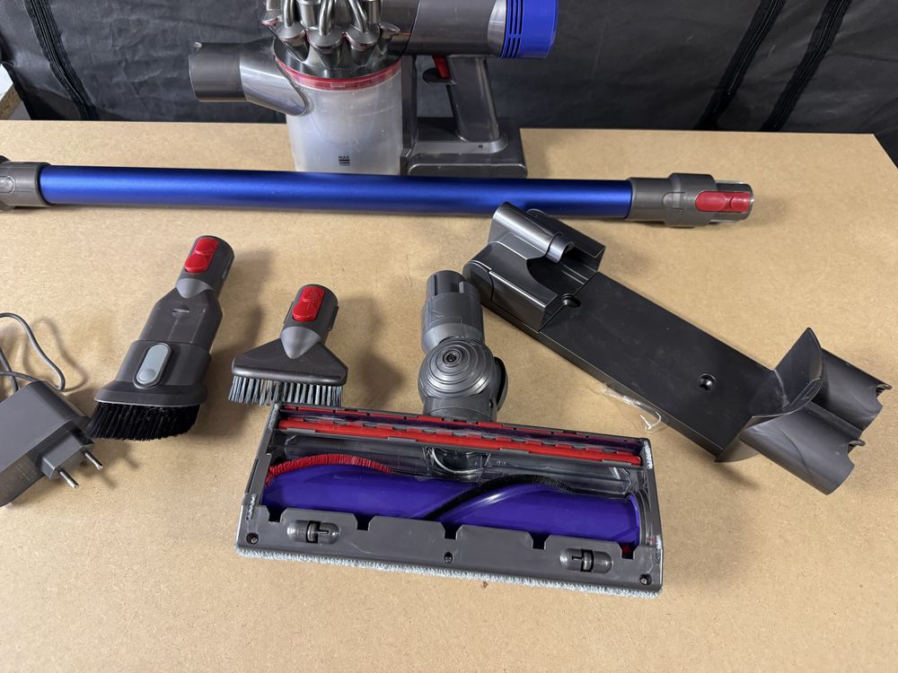 Dyson V8 odkurzacz pionowy bezworkowy