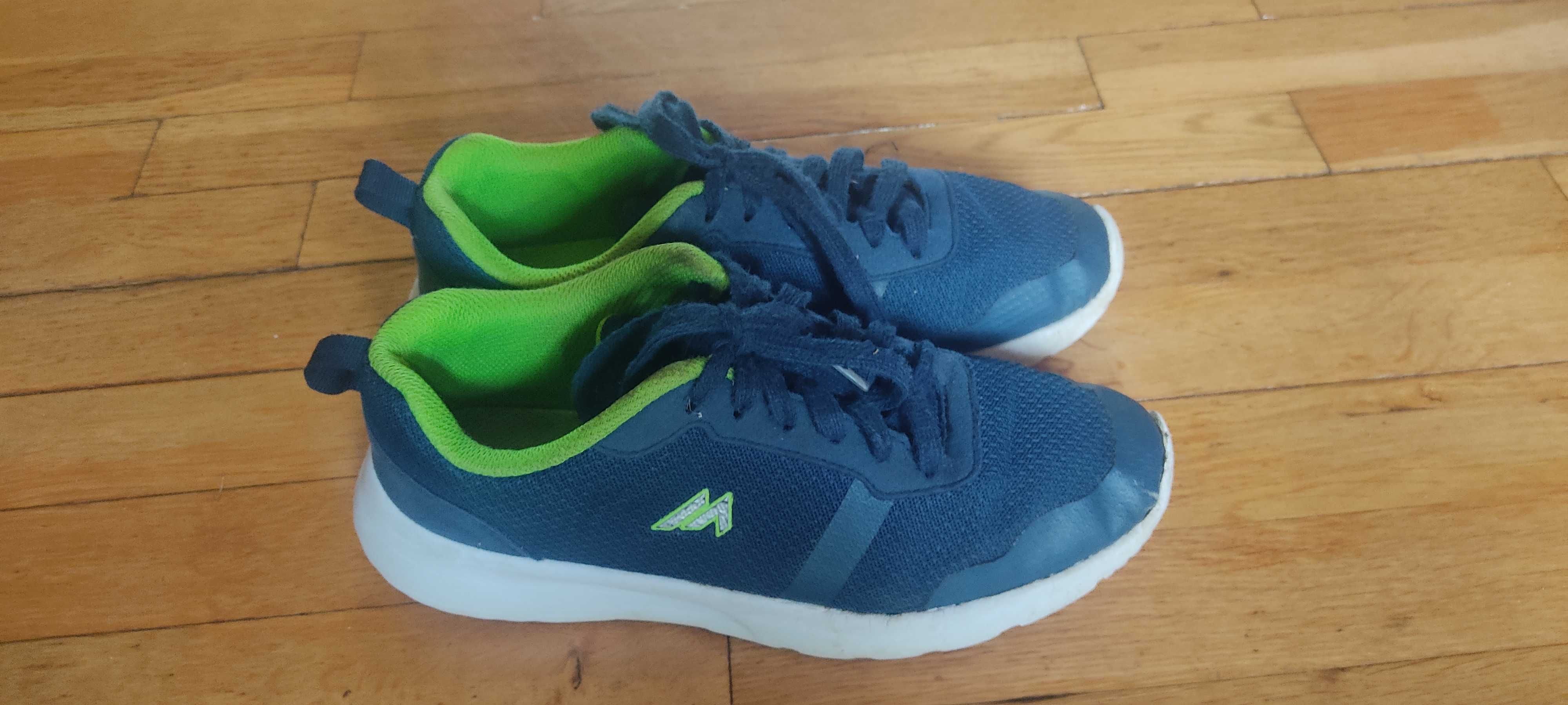 buty sportowe chłopięce rozm. 38