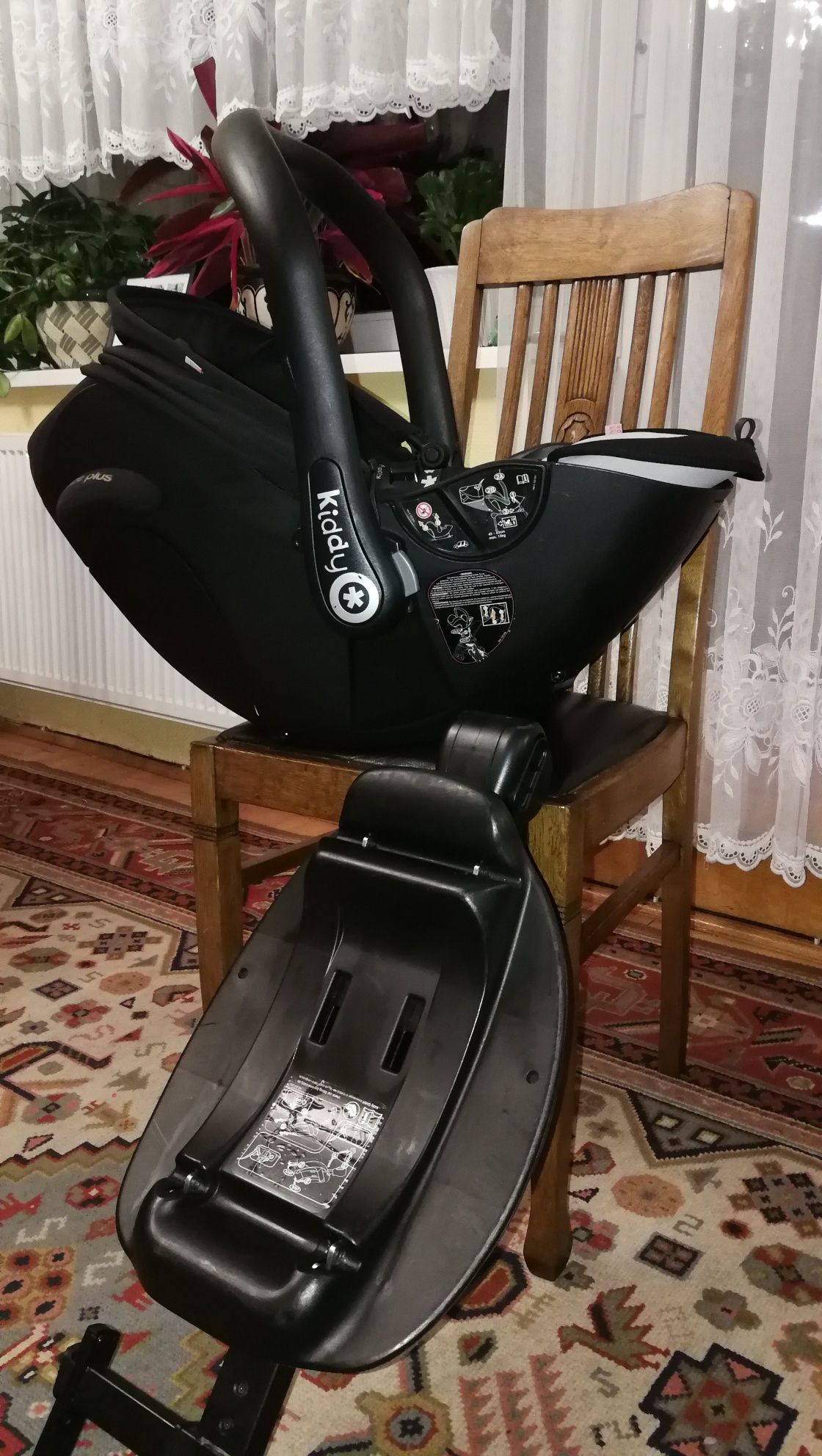 Fotelik Kiddy evoluna i-size mystics black plus baza isofix i adaptery