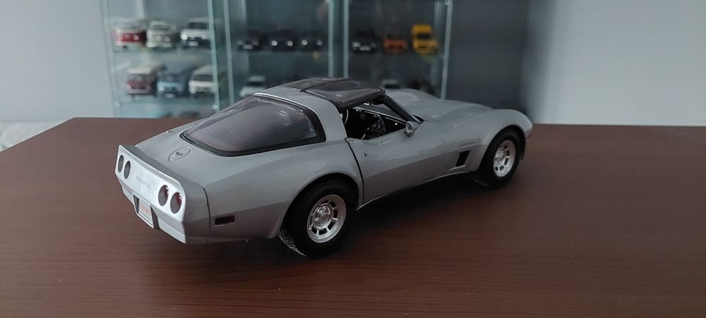 Model 1:18 Chevrolet Corvette 1982 Welly