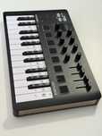 Arturia MiniLab 3 – Controlador MIDI USB – Como Novo