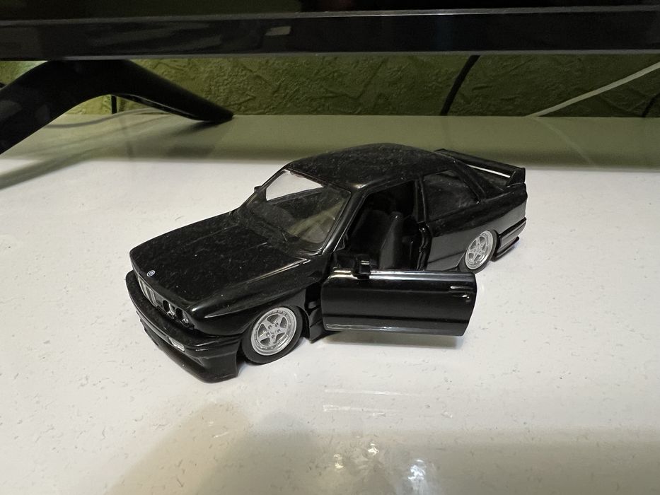 Машинка bmw m3 e30