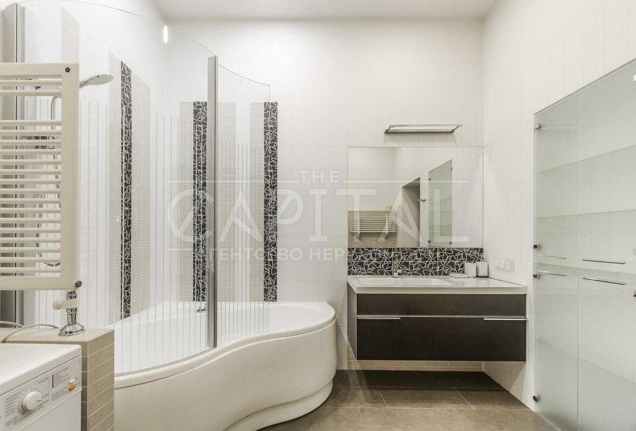 Японський пентхаус 230 м² з каміном, паркінгом і кінотеатром (Поділ)