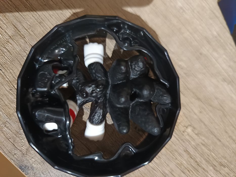 Vendo o boneco novo bom estado