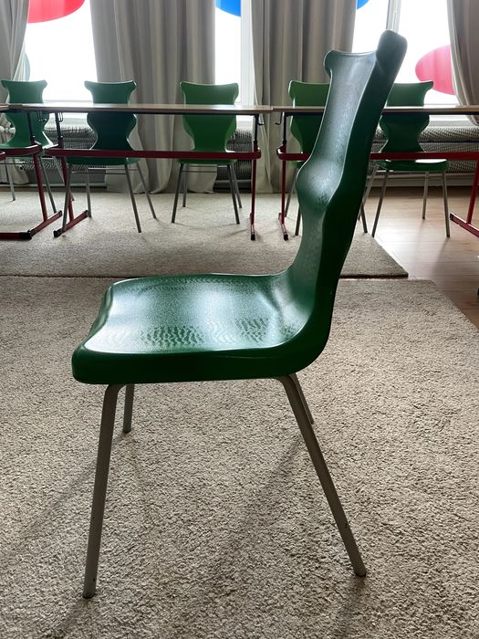 Krzesła szkolne i przedszkolne Dobre Krzesło / Entelo zielone czerwone