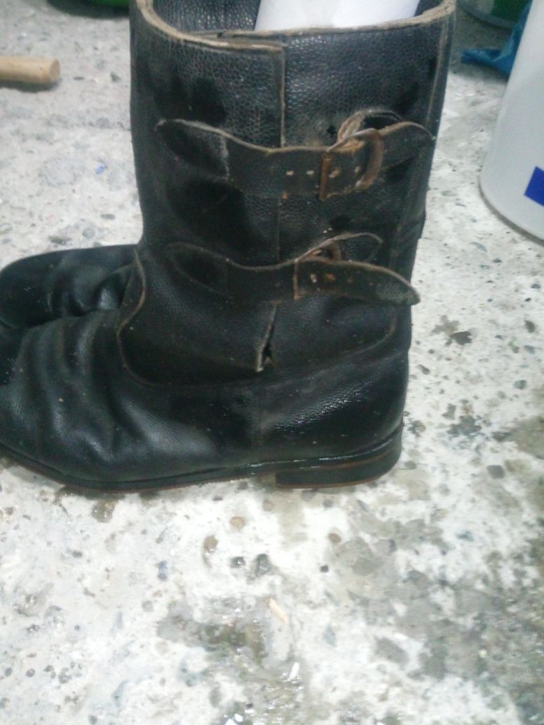 Buty stare strażackie do rekonstrukcjii