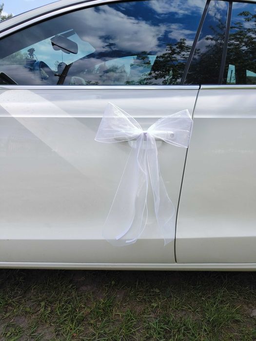 Kokardy na auto ślubne z organzy obszywanej x4 białe