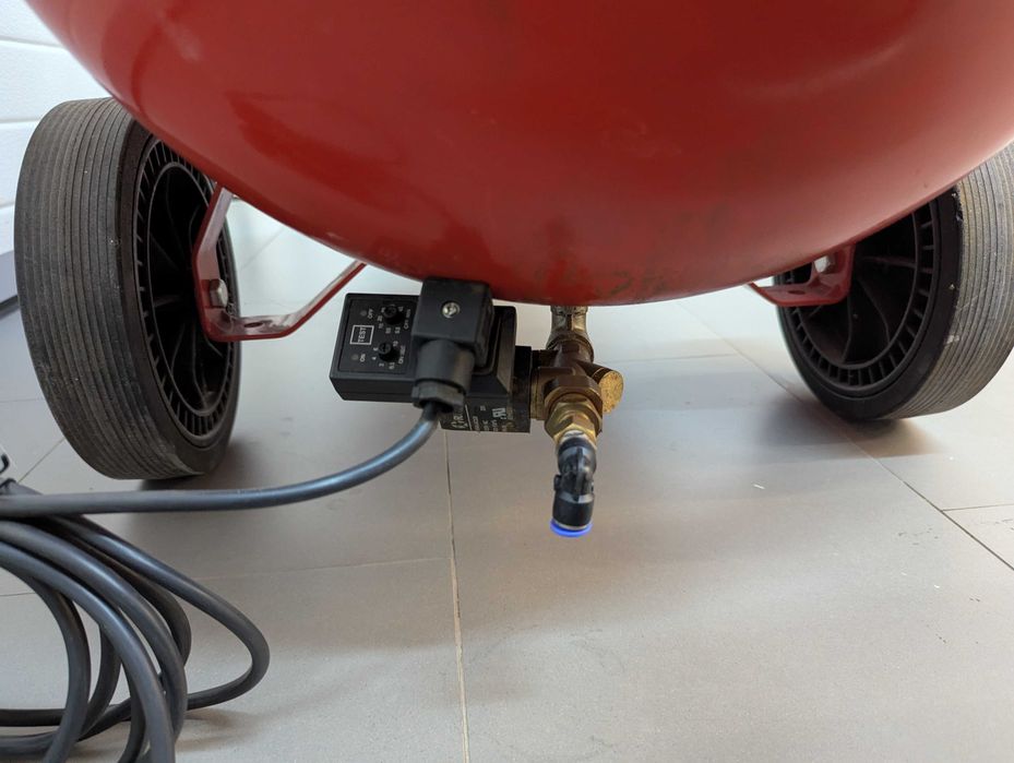 Compressor ar comprimido 270L 5.5HP Trifásico + purga automática