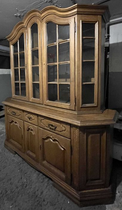 Komoda dębowa z przeszkloną witryną