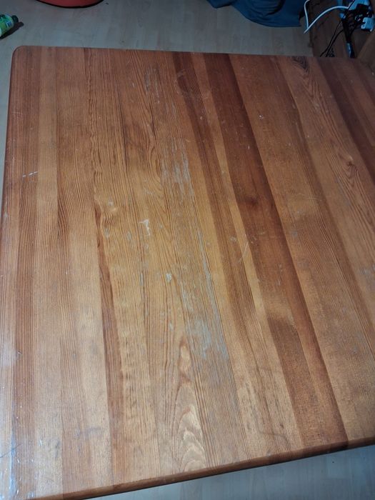 Oddam stolik drewniany