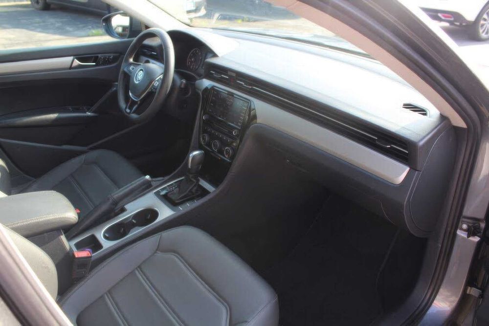 Volkswagen Passat SE      2021