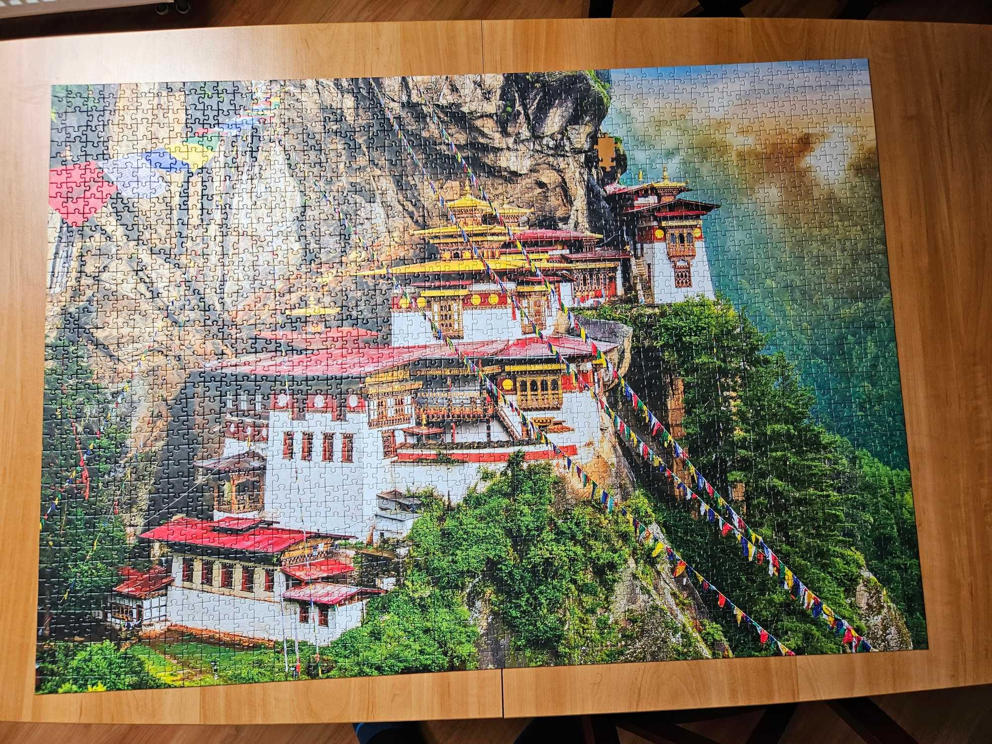 Puzzle 2000 Trefl - Tygrysie Gniazdo Bhutan - NIEKOMPLETNE!