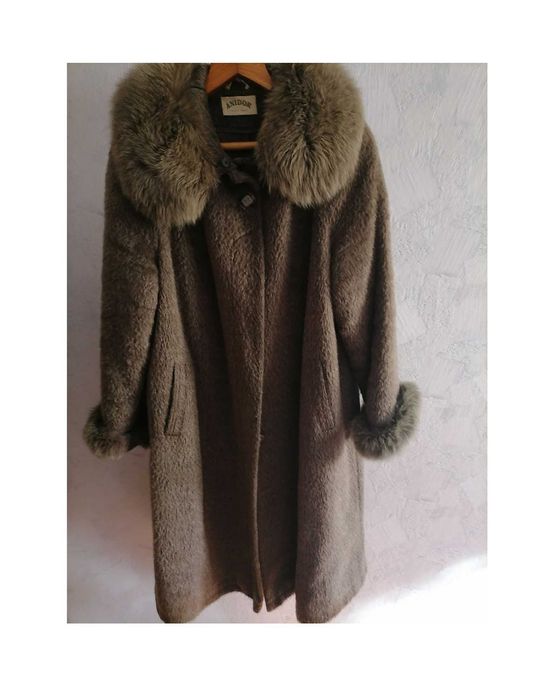 Женское зимнее пальто с натуральным мехом