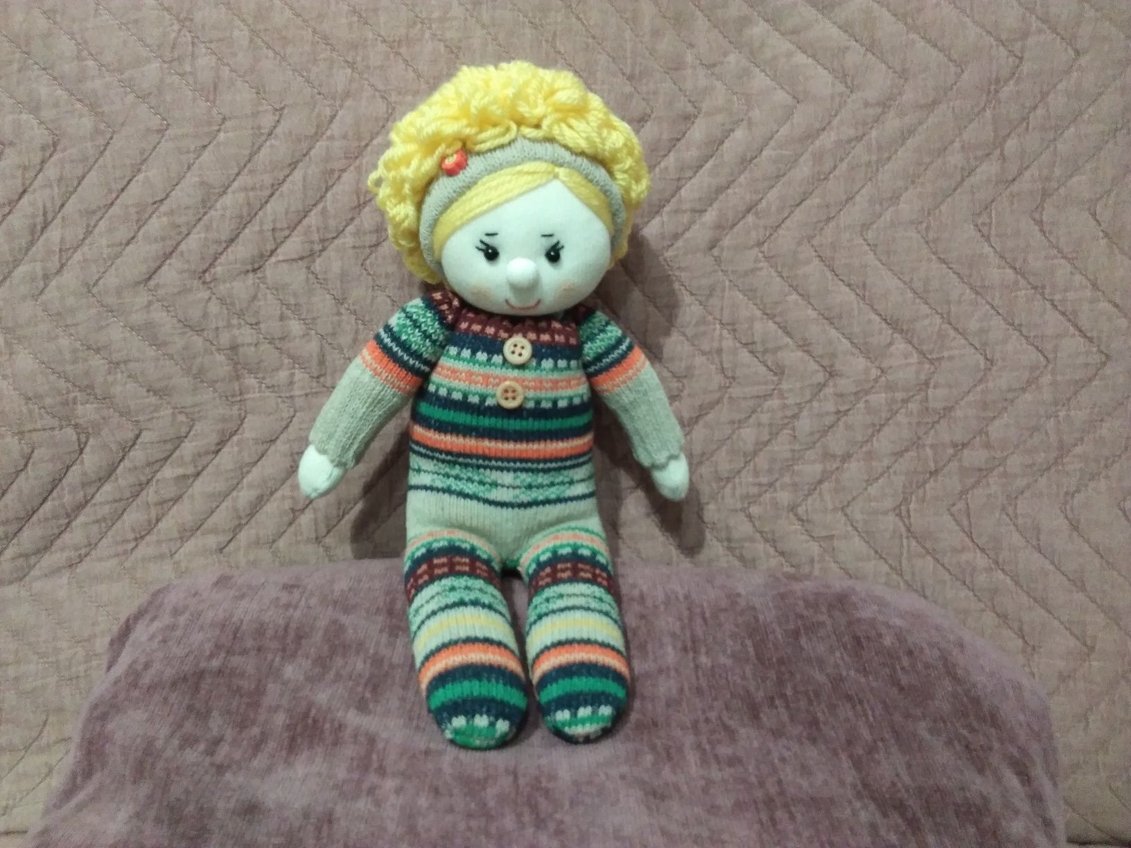 boneca fofinha com fatinho às riscas