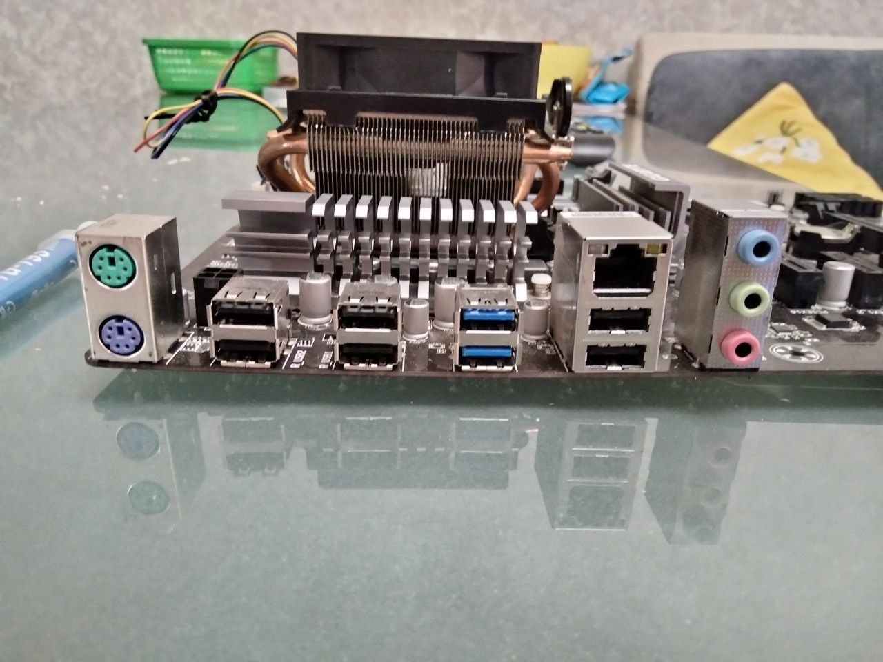 ПК без корпуса . Amd Twin Frozr 3gd5/ Amd fx4170 4 ядра/ dd3 8gb(2шт)